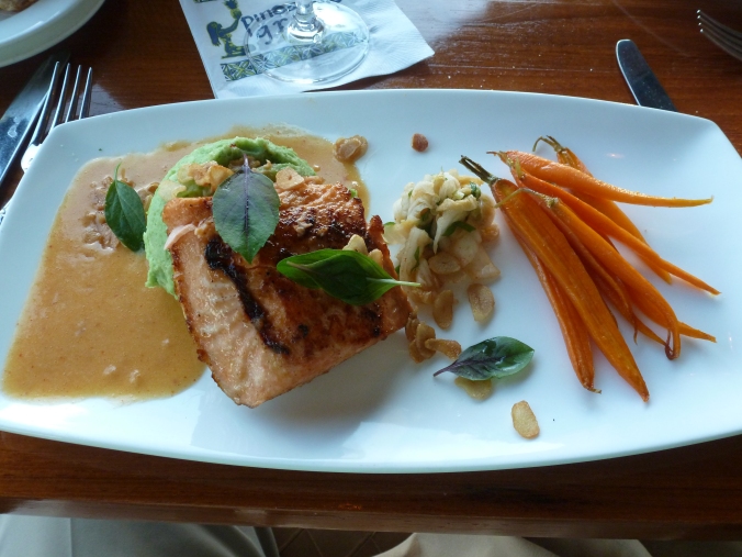 My meal was New Zealand salmon with garlic flakes, bok choy sauce and some fancy carrots (I'd rather have some corn or peas but maybe that's just my Midwestern upbringing).